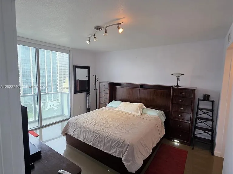 1060 Brickell Ave #2201 — Photo 20