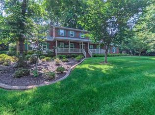 1901 Glenacre Ct, Kernersville, NC 27284