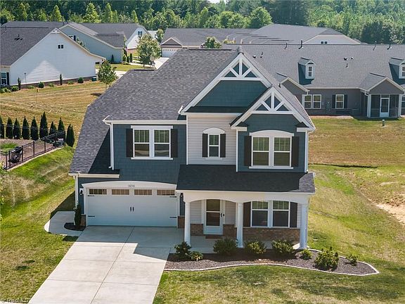 4th image of 1606 Silver Lake Dr