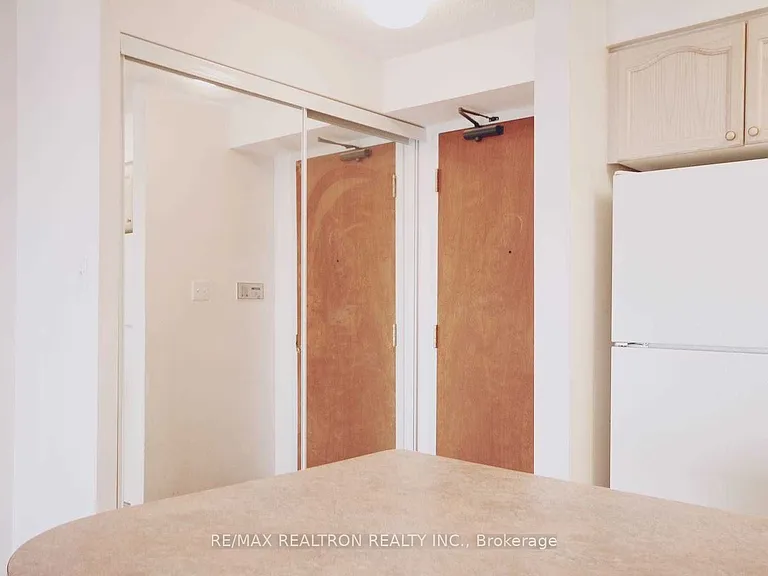 260 Doris Ave #1606 — Photo 5