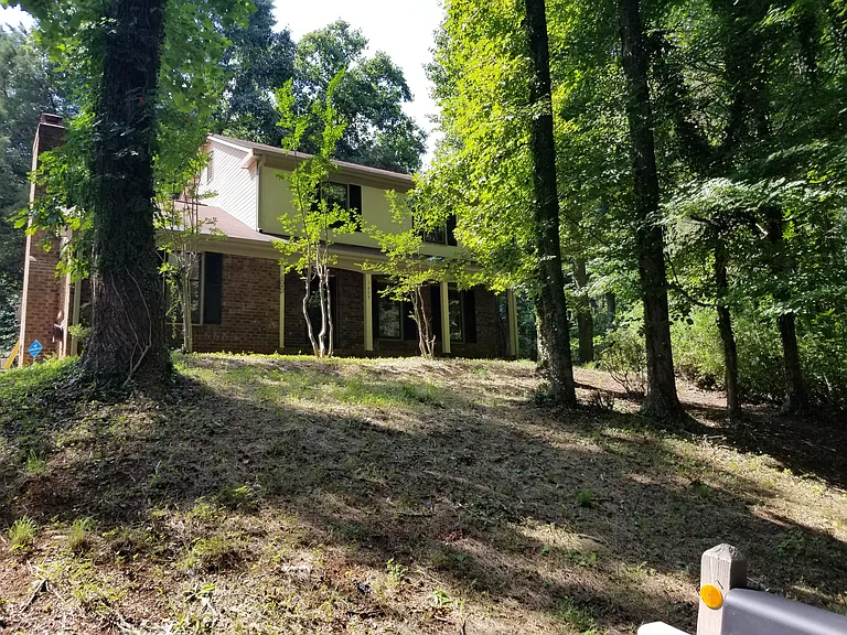 809 Wagon Hill Rd — Photo 3