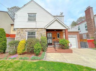 22219 Kingsbury Ave, Oakland Gardens, NY 11364
