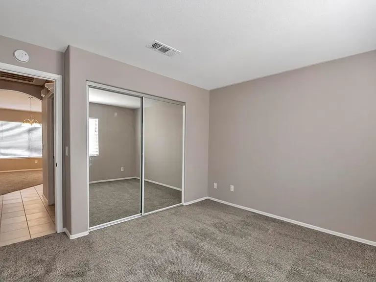 1454 S Oak St — Photo 9