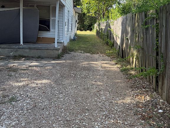 2nd image of 233 W Hammond St