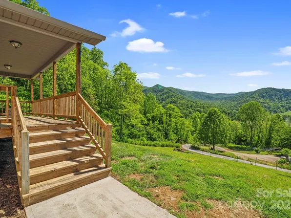 254 Union Dr, Canton, NC 28716
