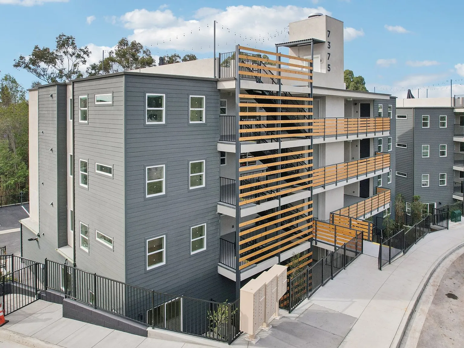 40rty on Colony — Photo 3