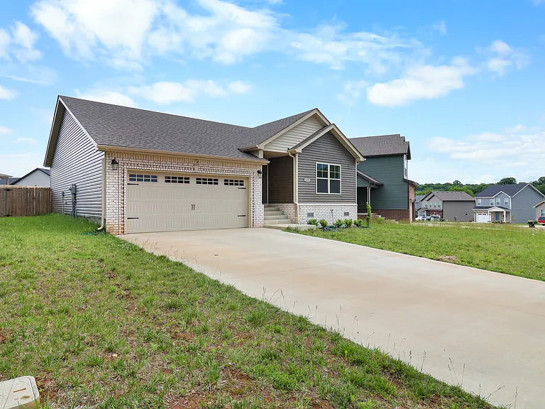 225 Ardell Dr — Photo 4