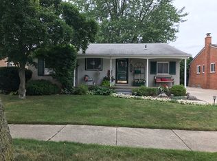 5823 N Charlesworth St, Dearborn Heights, MI 48127