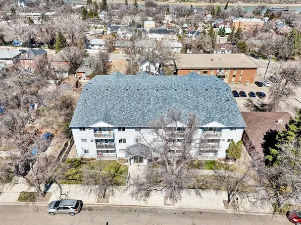 252 S 4th St SE #105, Medicine Hat, AB T1A 0K1
