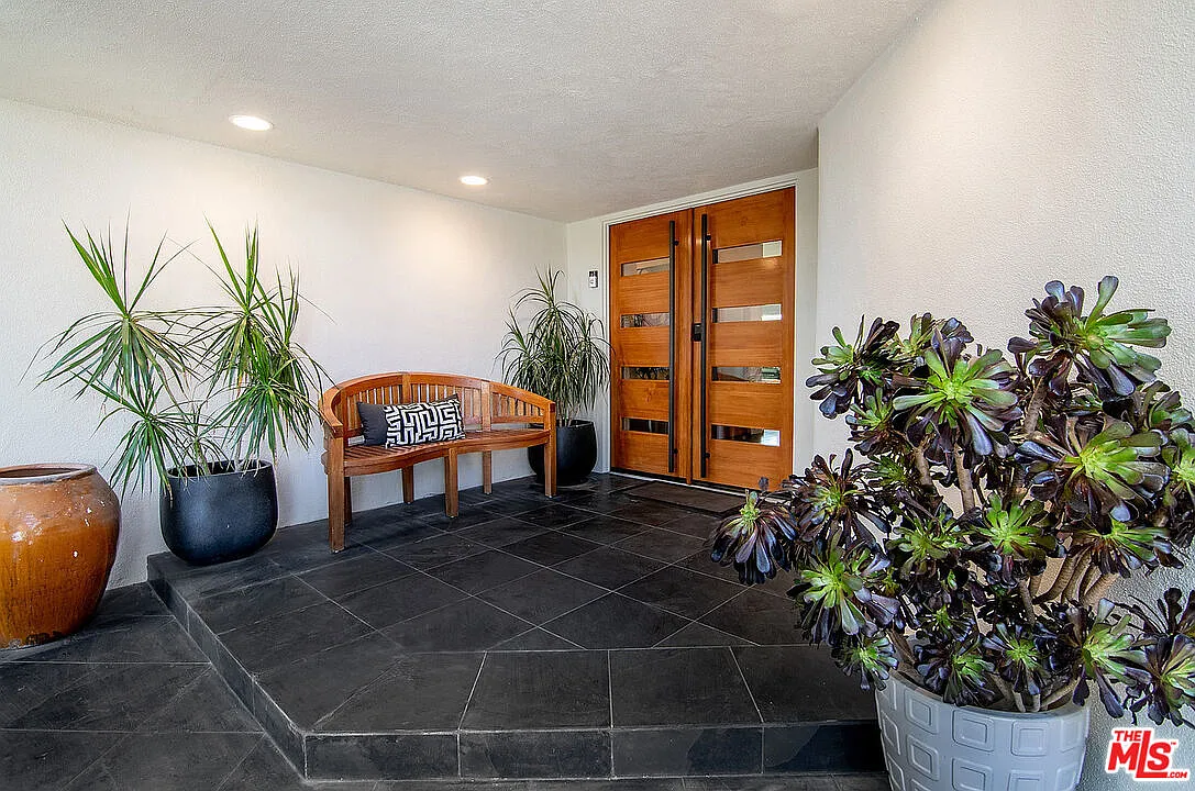 5 bed, 5.0 bath, 3138 sqft, $14,500 — Photo 4