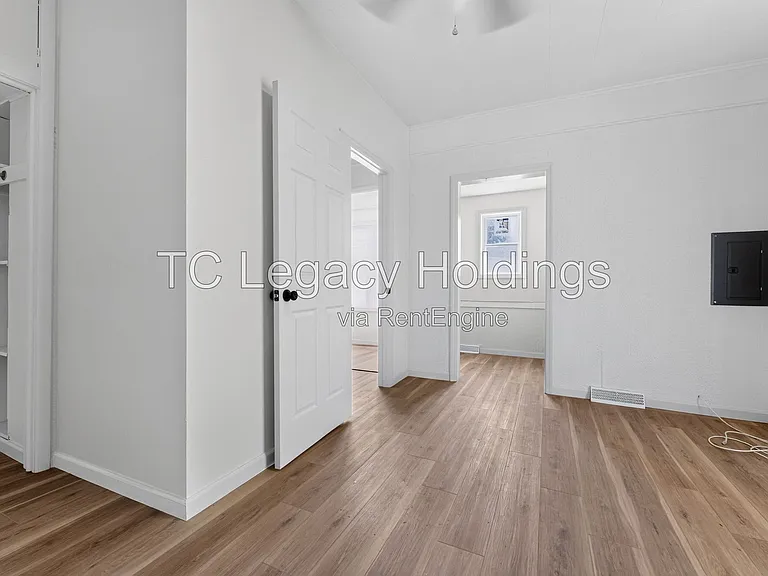 87 Crisfield St — Photo 12