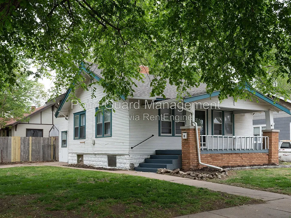 557 S Chautauqua Ave