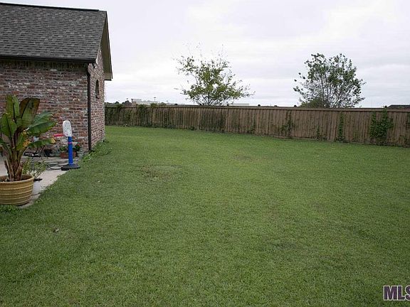 4th image of 447 Quiet Oak Blvd