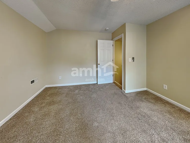 301 Kingfisher Dr — Photo 17