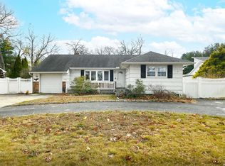 3526 Union Blvd, East Islip, NY 11730