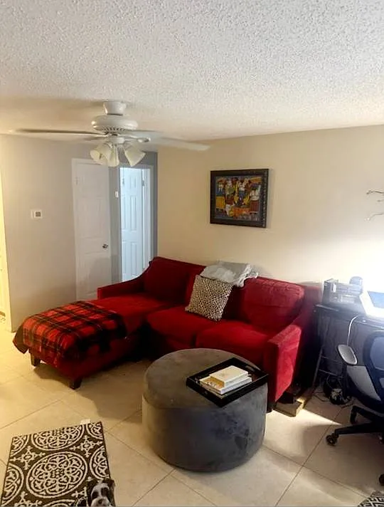 561 Laura Lane - 1 — Photo 3