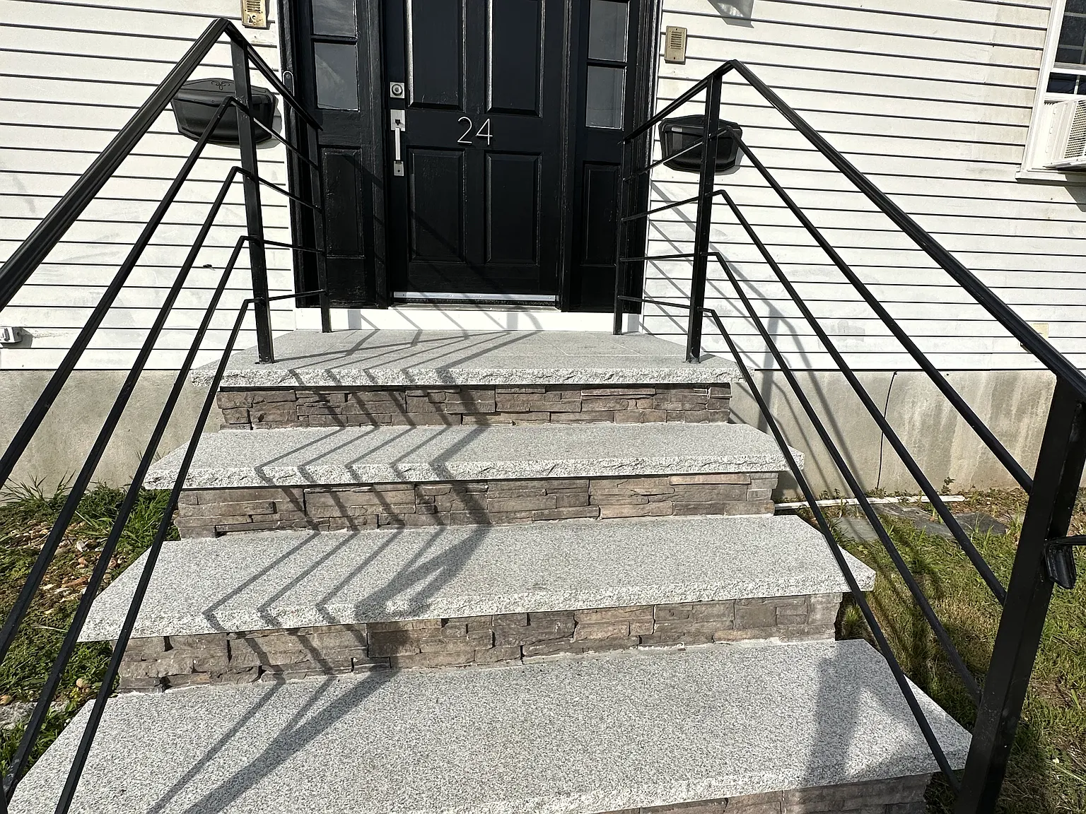 4 bed, 2.5 bath, 1750 sqft, $4,300 — Photo 1