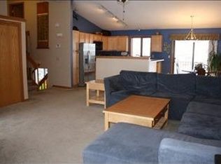 3522 Stonebridge Dr, Madison, WI 53719