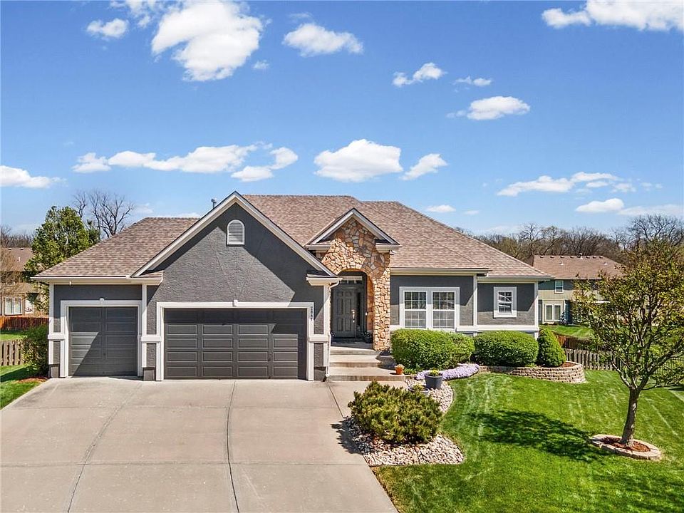 1st image of 2841 NE Marywood Ct