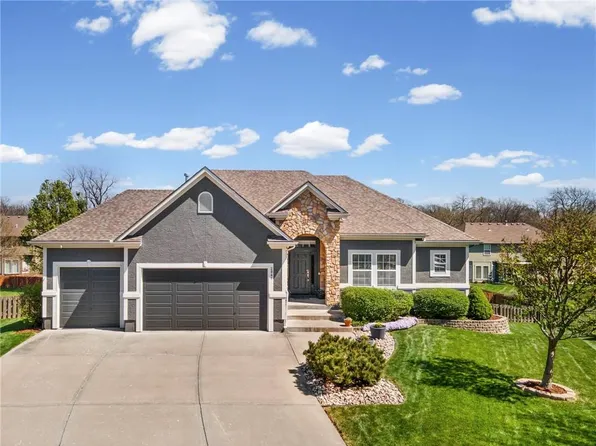 2841 NE Marywood Ct, Lees Summit, MO 64086