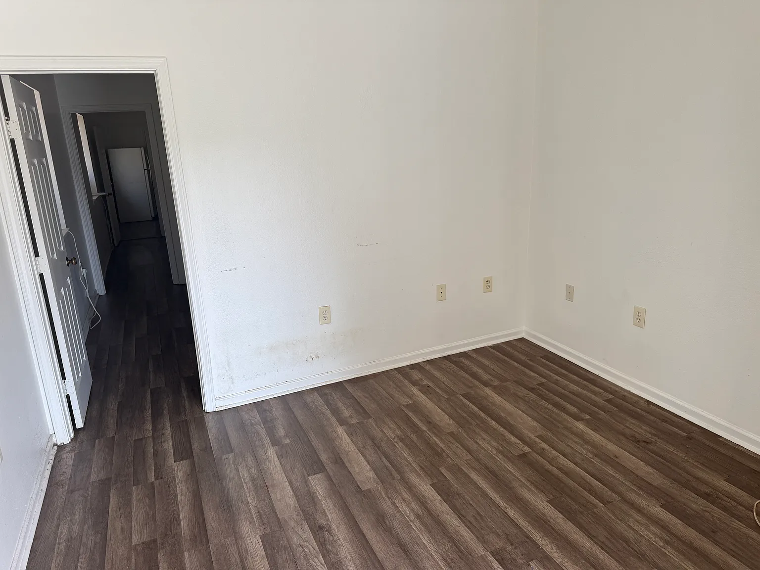 2 bed, 1000 sqft, $1,100 — Photo 2