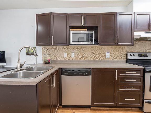 4th image of 20985 Camwood Ave #8