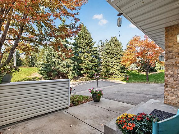 4th image of 6203 Courtly Rd APT D