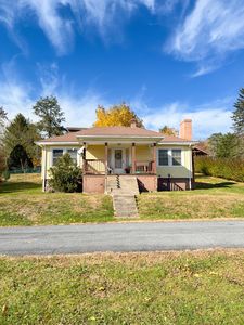 120 Lake View Dr, Bacova, VA, 24412