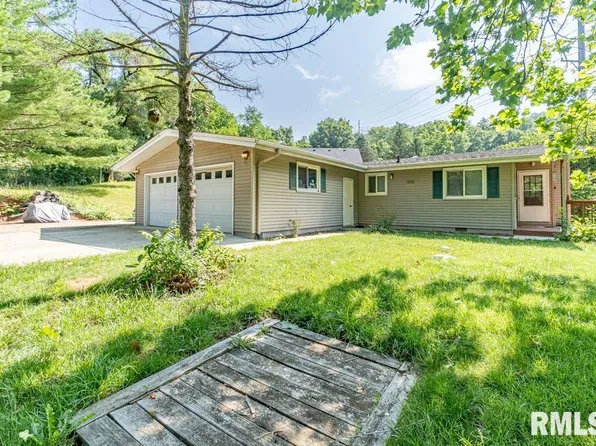 1142 N Leroy St, Germantown Hills, IL 61611