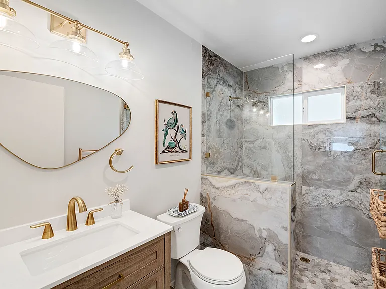 13422 Isis Ave — Photo 8