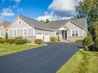 12 Colten Ct, Webster, NY 14580