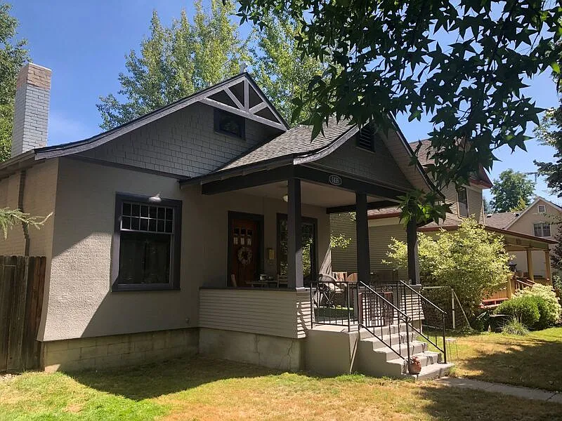 2 bed, 1.0 bath, 1392 sqft, $2,301 — Photo 2