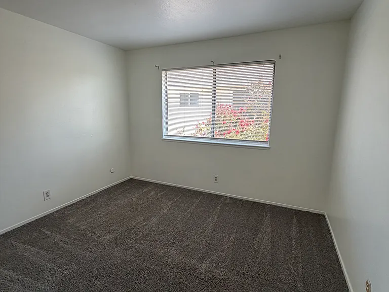 4930 N Holt Ave #101 — Photo 11