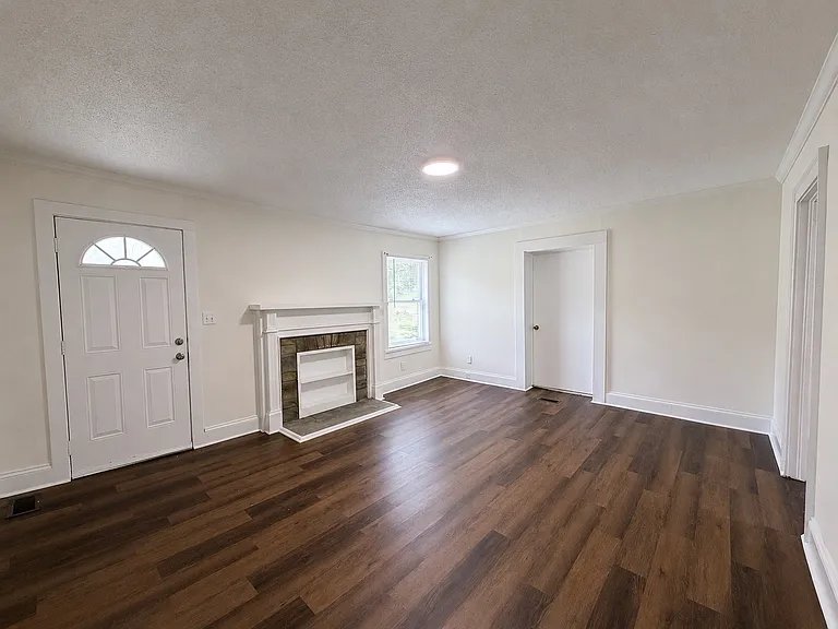 302 Davis Park Rd — Photo 7