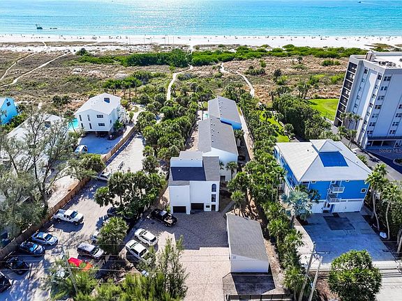 5th image of 450 Beach Rd APT 3