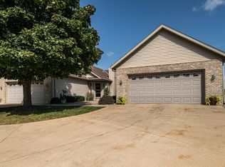 1147 Essex Pkwy NW, Rochester, MN 55901