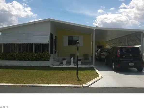 9217 Bonita Dr, North Fort Myers, FL 33903