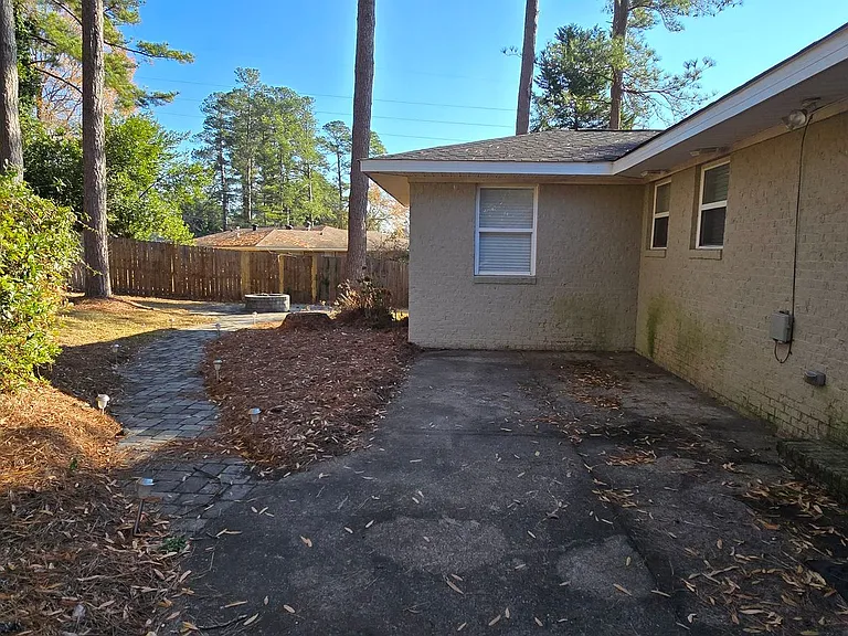 403 Aumond Rd — Photo 20