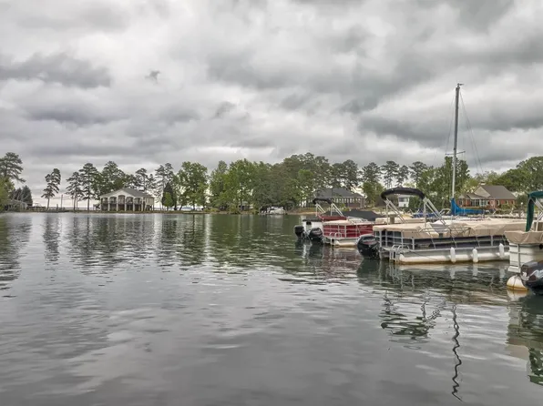 301 Harbor Heights Dr APT 10C, Lexington, SC 29072