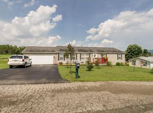 5 Smithfield Dr, Smithfield, PA 15478