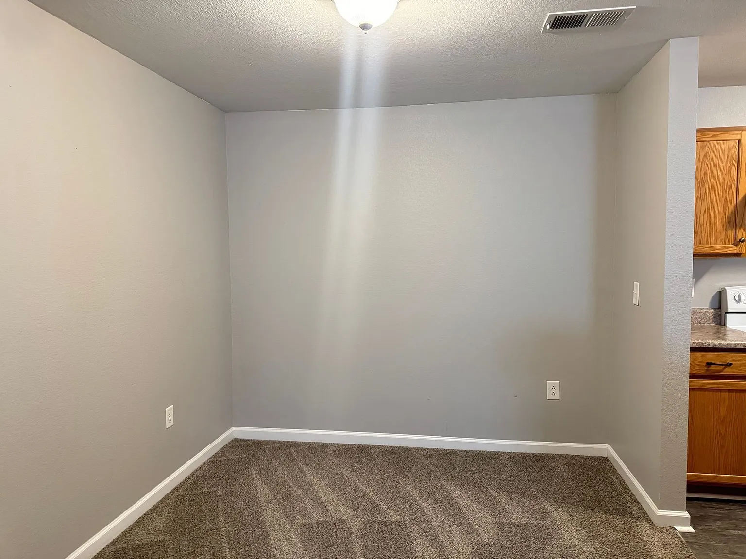 2 bed, 2.0 bath, 1090 sqft, $775 — Photo 3