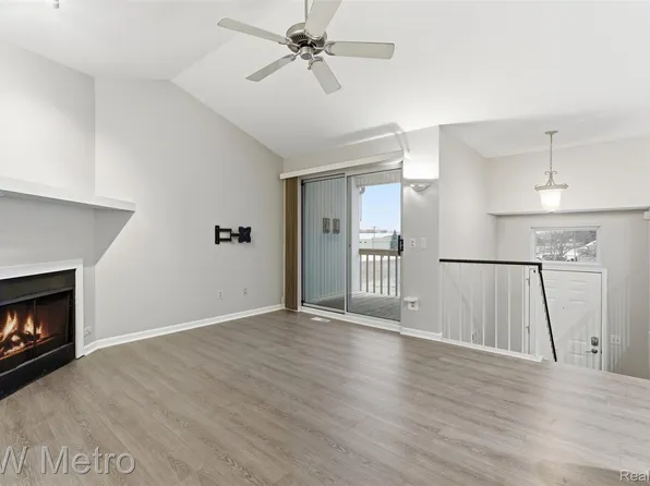 1563 N Bywood Ave, Clawson, MI 48017