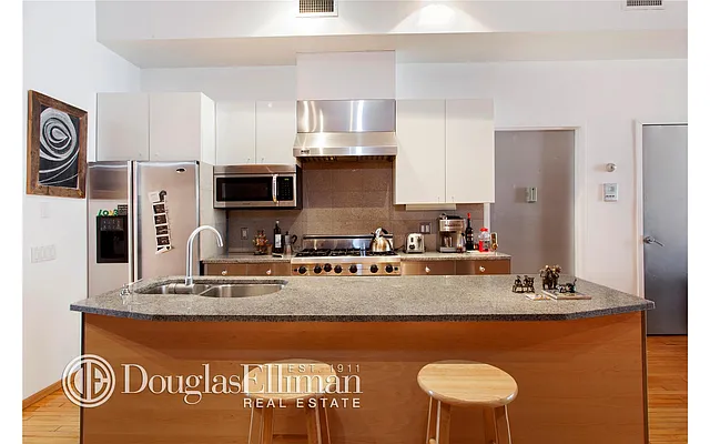 Rented by Douglas Elliman | media 14