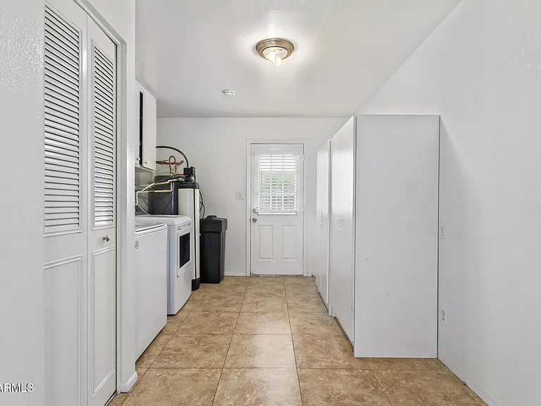3929 S Pine St — Photo 18
