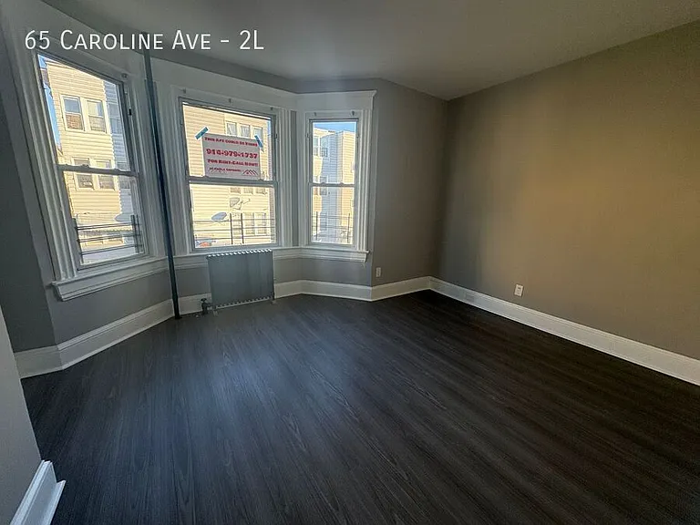 65 Caroline Ave #2L — Photo 8
