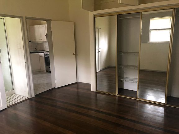 5th image of 2430 B St APT 1