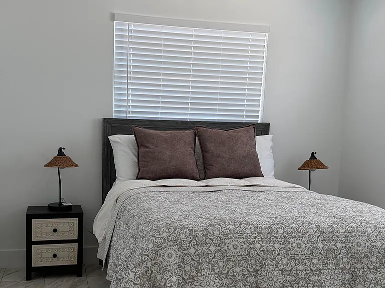 4534 N Lake Dr — Photo 10