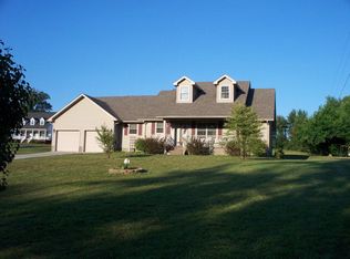 150 Ridgewood Dr, Hawesville, KY 42348