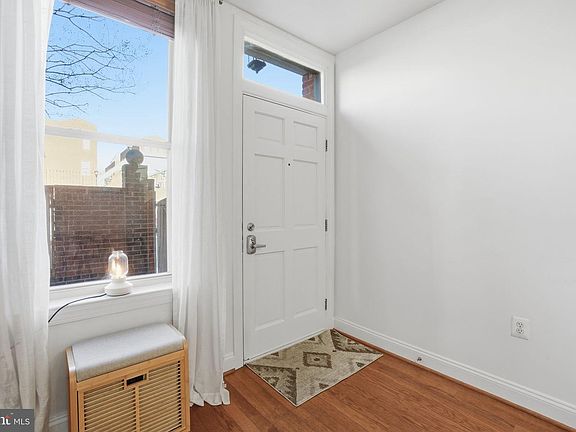 3rd image of 20 15th St NE #20