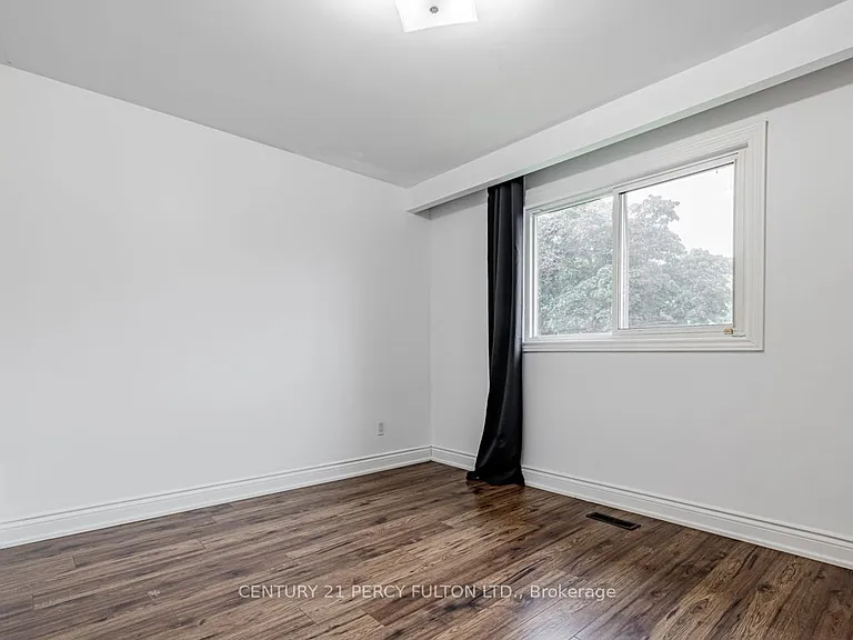 257 Otonabee Ave #MAIN — Photo 18